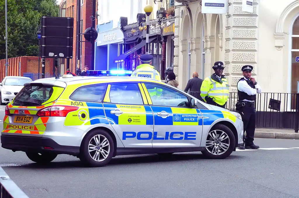 Attaque au sabre à Londres : un enfant de 13 ans tué, quatre personnes blessées, l'agresseur arrêté