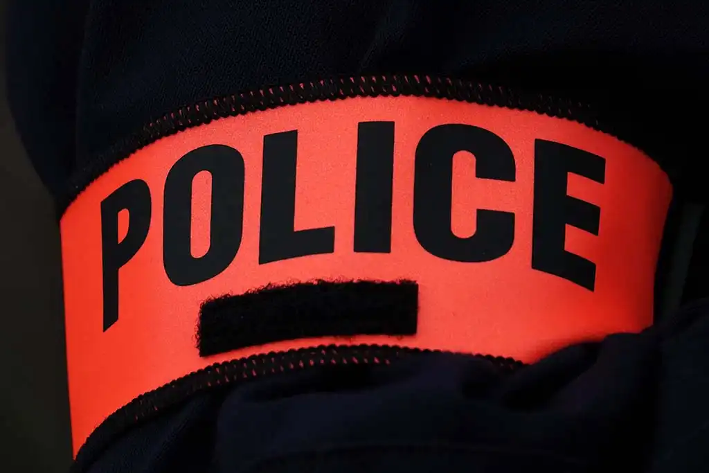 Bry-sur-Marne : Les policiers de la BAC visés par un coup de feu, 382 000 euros en liquide saisis