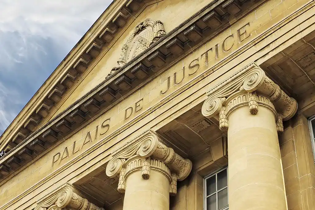 Valenciennes : Onze hommes jugés pour avoir eu des relations sexuelles avec une adolescente de 13 ans