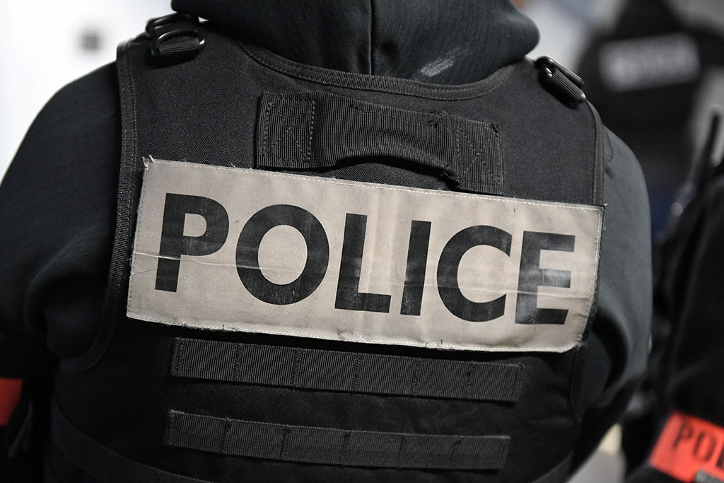 Aix-les-Bains : Cinq grenades, une Kalachnikov et des munitions saisies après un refus d'obtempérer