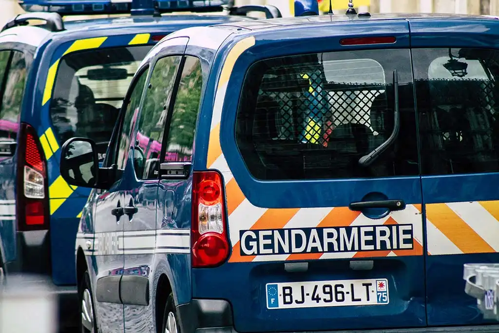 Haute-Savoie : Un homme et sa fille de 3 ans retrouvés noyés, enquête pour homicide volontaire ouverte