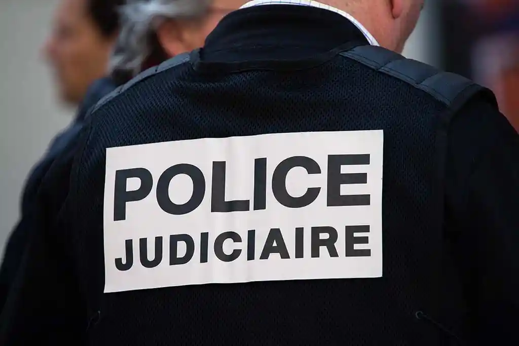 Essonne : Le corps d'un homme poignardé à mort découvert dans le coffre d'une voiture